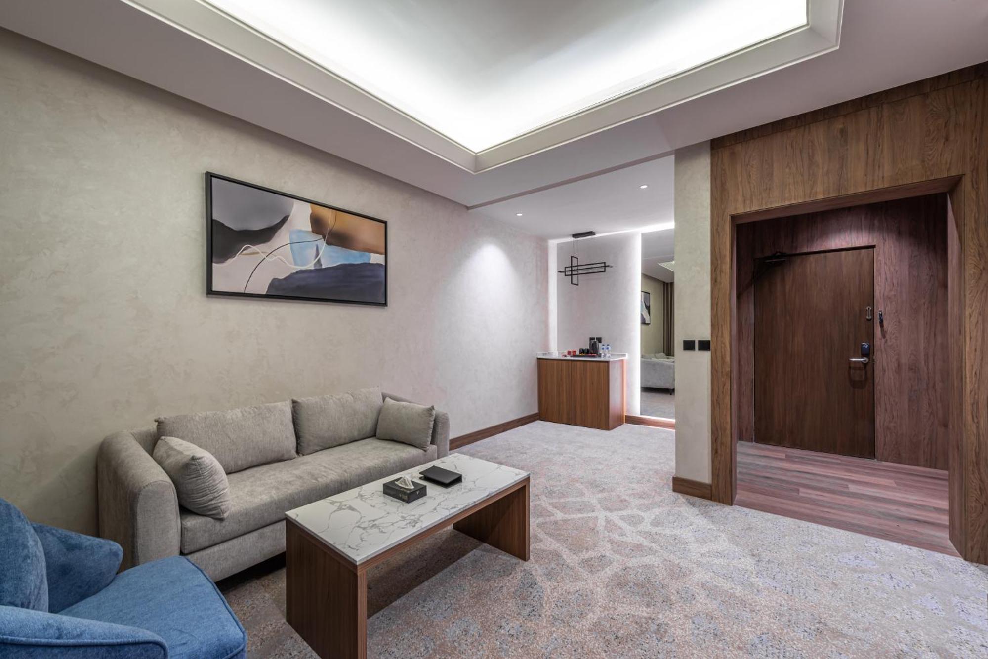 Voyage Hotel & Suites Riyadh Exteriör bild