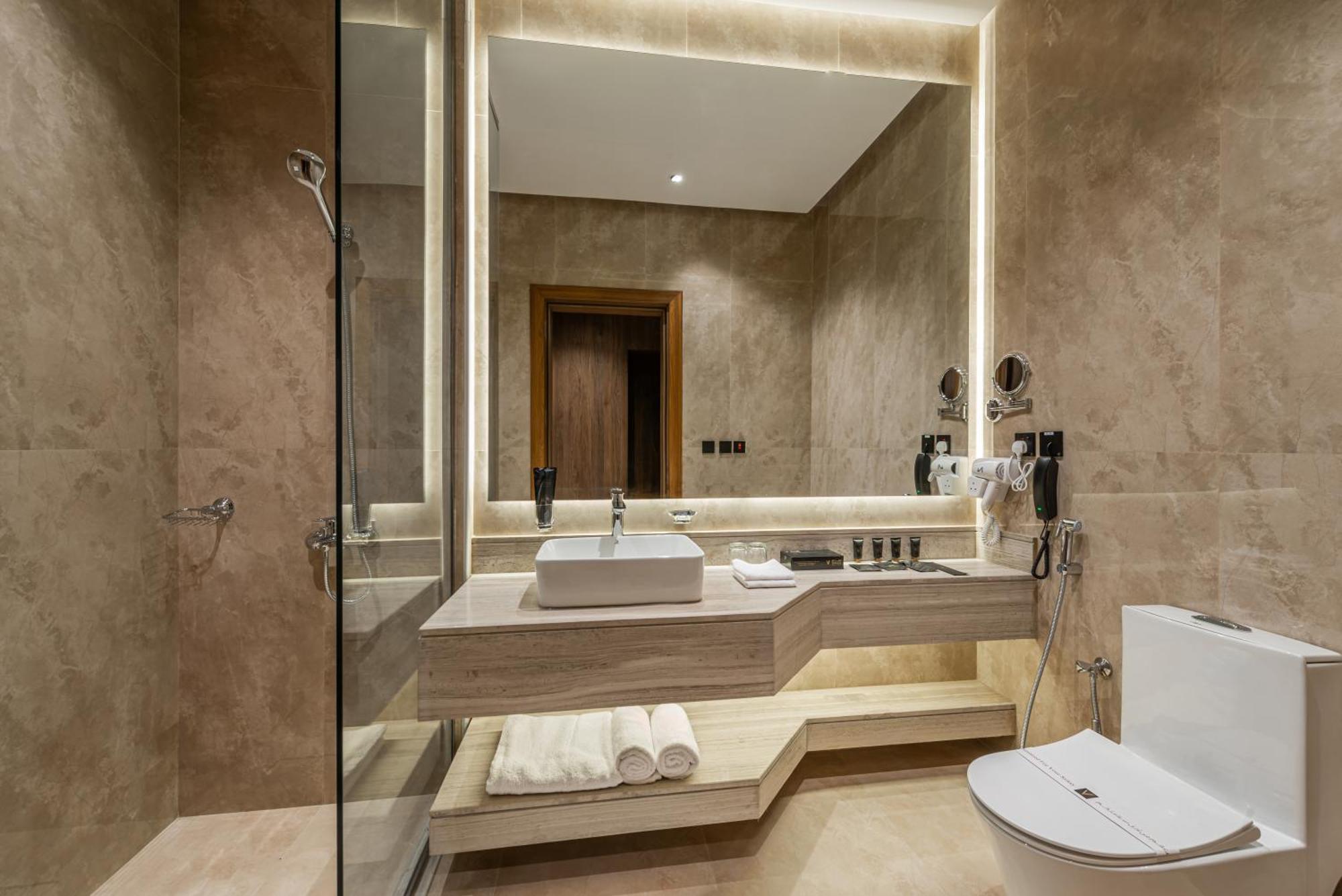 Voyage Hotel & Suites Riyadh Exteriör bild