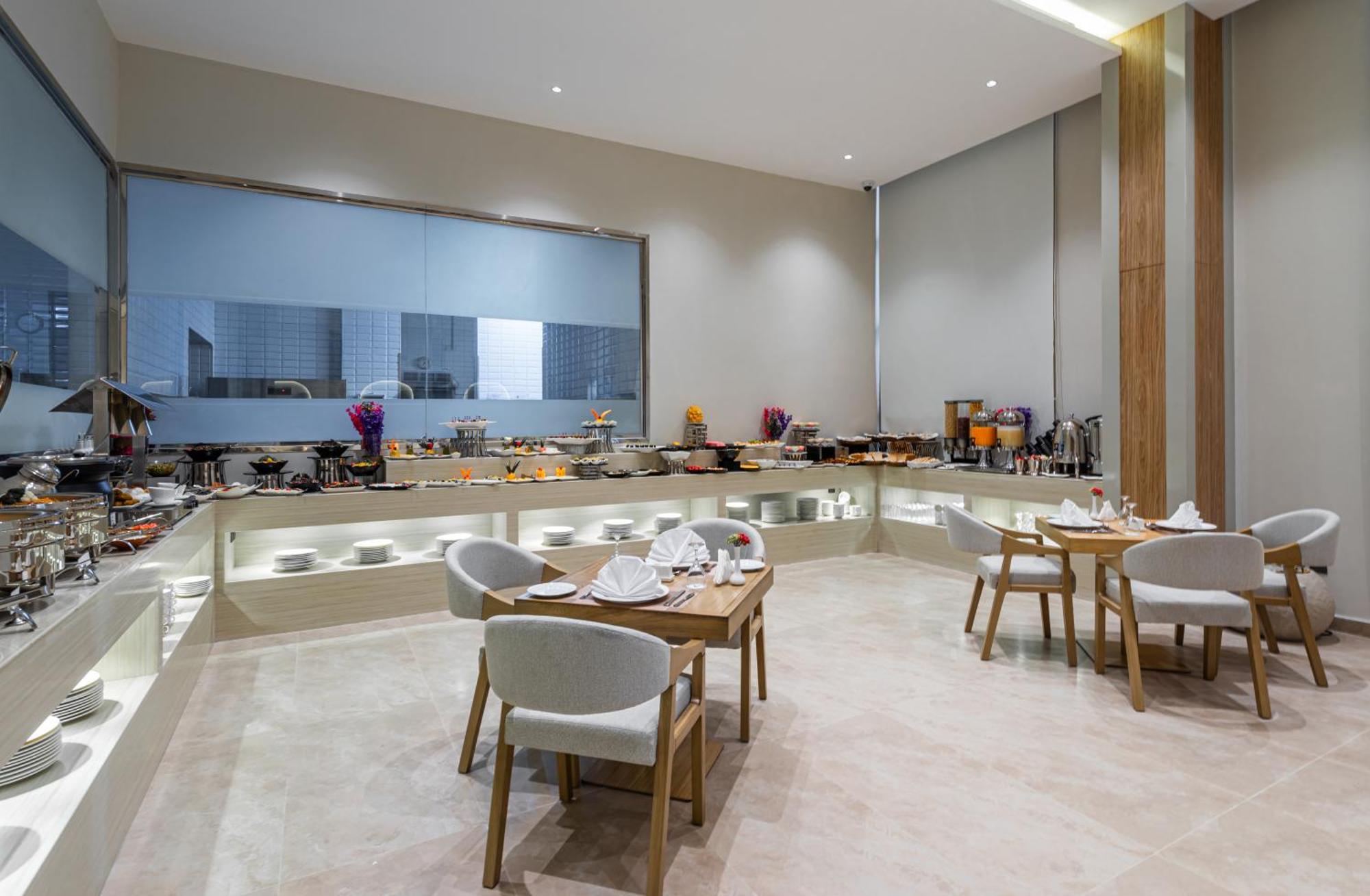 Voyage Hotel & Suites Riyadh Exteriör bild