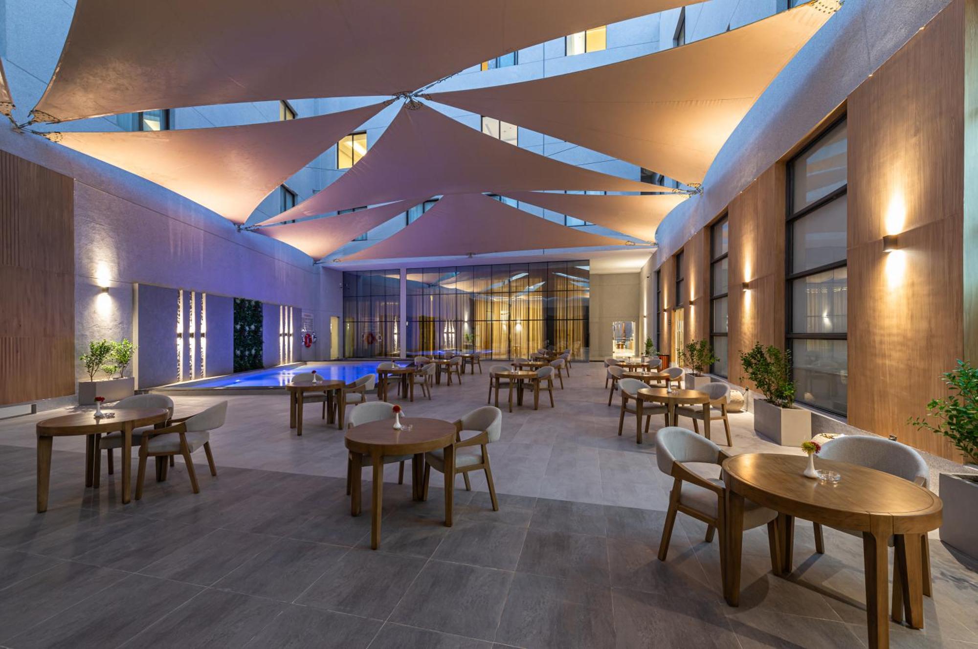 Voyage Hotel & Suites Riyadh Exteriör bild